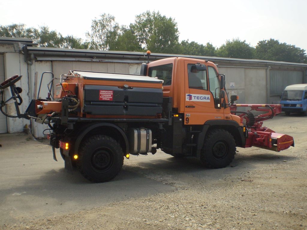 M-B UNIMOG U300 - UNIVERZALNO RADNO VOZILO